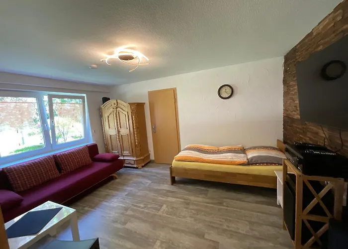 Messe-Apartment, 4 Schlafzimmer, 80 Qm, Garten - 6 Km Zur Messe, Verkehrsguenstig, Ruhig, Parkplaetze