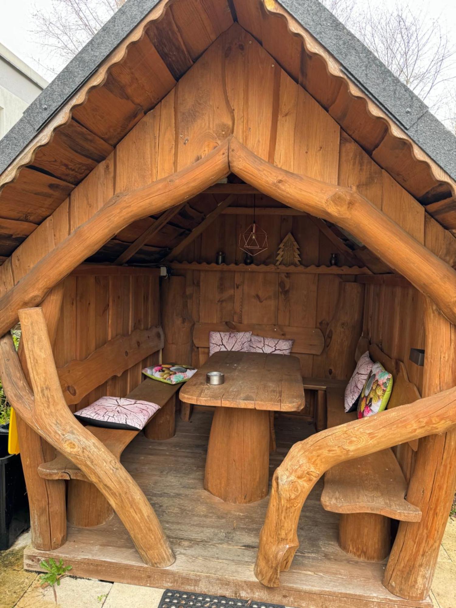 Messe-apartment, 4 Schlafzimmer, 80 Qm, Garten - 6 Km Zur Messe, Verkehrsguenstig, Ruhig, Parkplaetze *